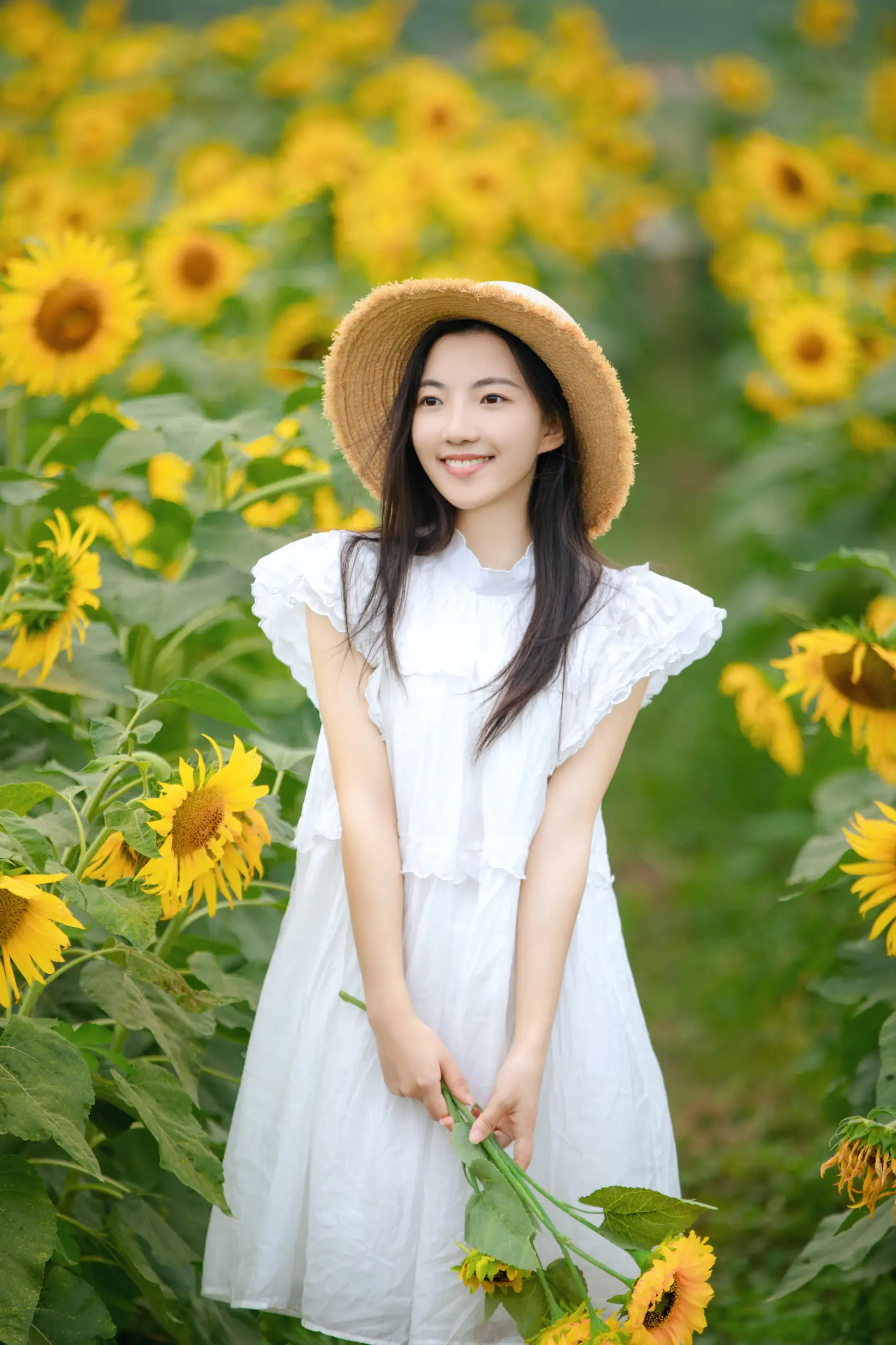 [艺图语] 2022.08.22 Vol.1766 – 向日葵女孩 栗子#[22P]-1