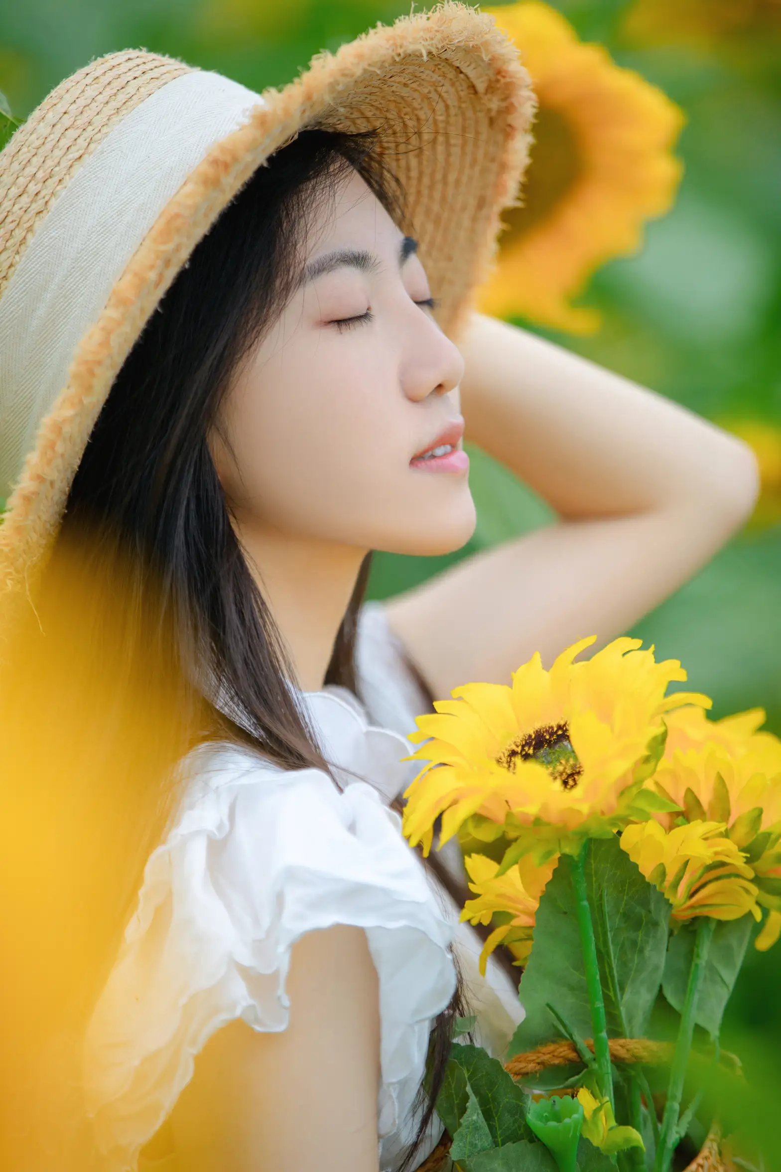 [艺图语] 2022.08.22 Vol.1766 – 向日葵女孩 栗子#[22P]-2