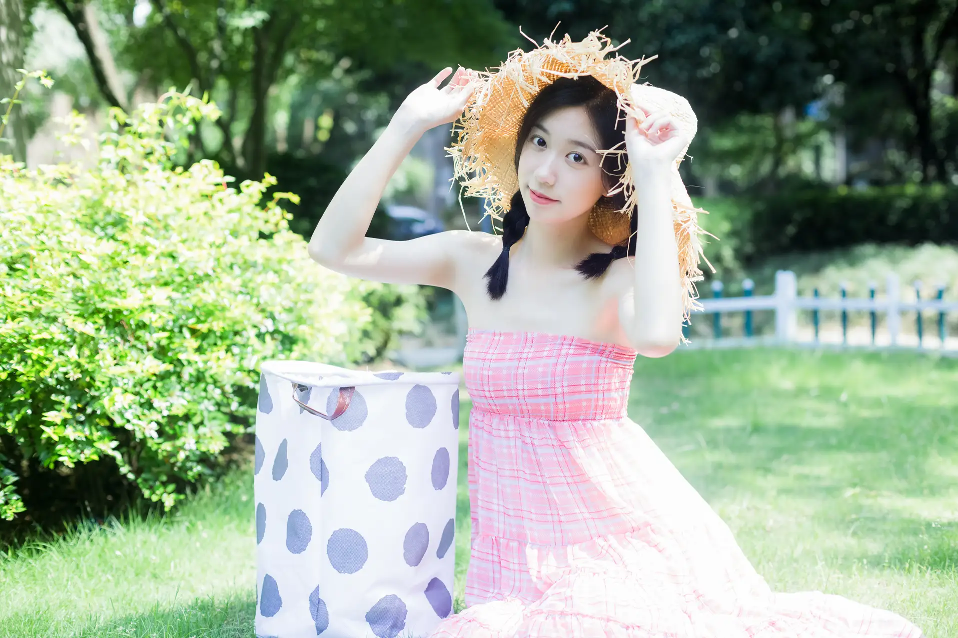 [艺图语] 2022.07.19 Vol.1520 – 今日天气晴 饲猫少女 饲猫少女-#[42P]-40