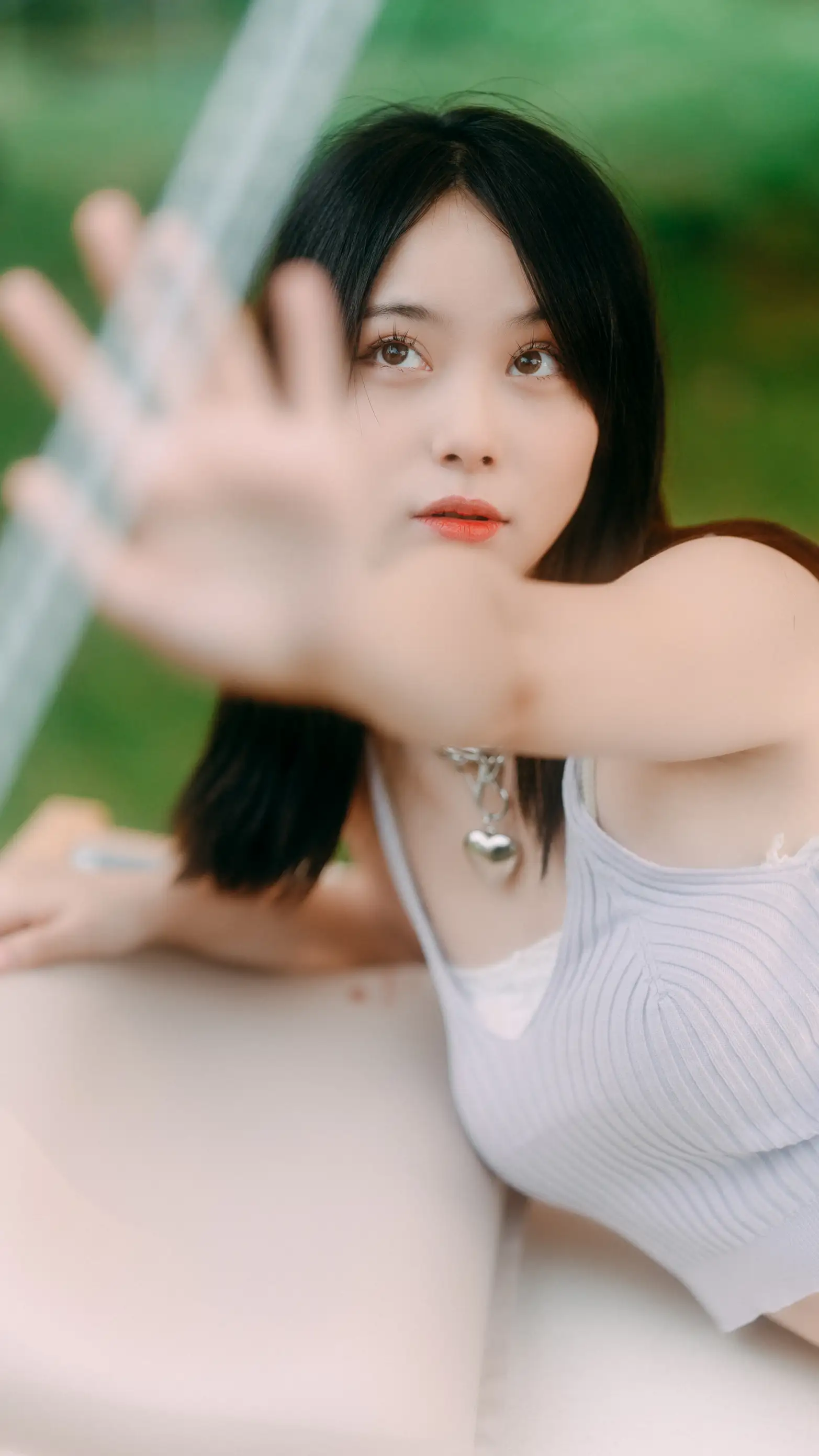 [艺图语] 2022.08.09 Vol.1664 – 夏天的白加黑 小可爱#[48P]-1