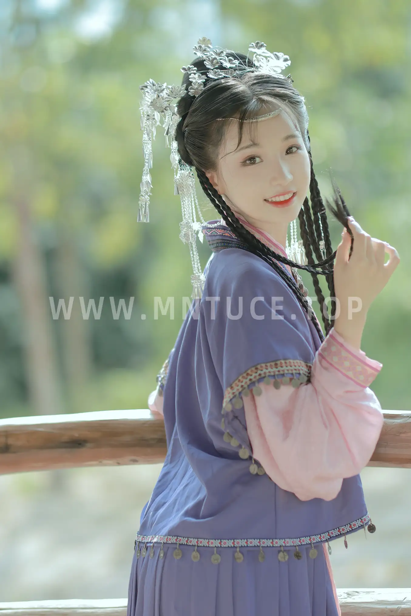 [艺图语] 2022.09.14 Vol.1947 – 苗疆少女 卷卷#[22P]-8