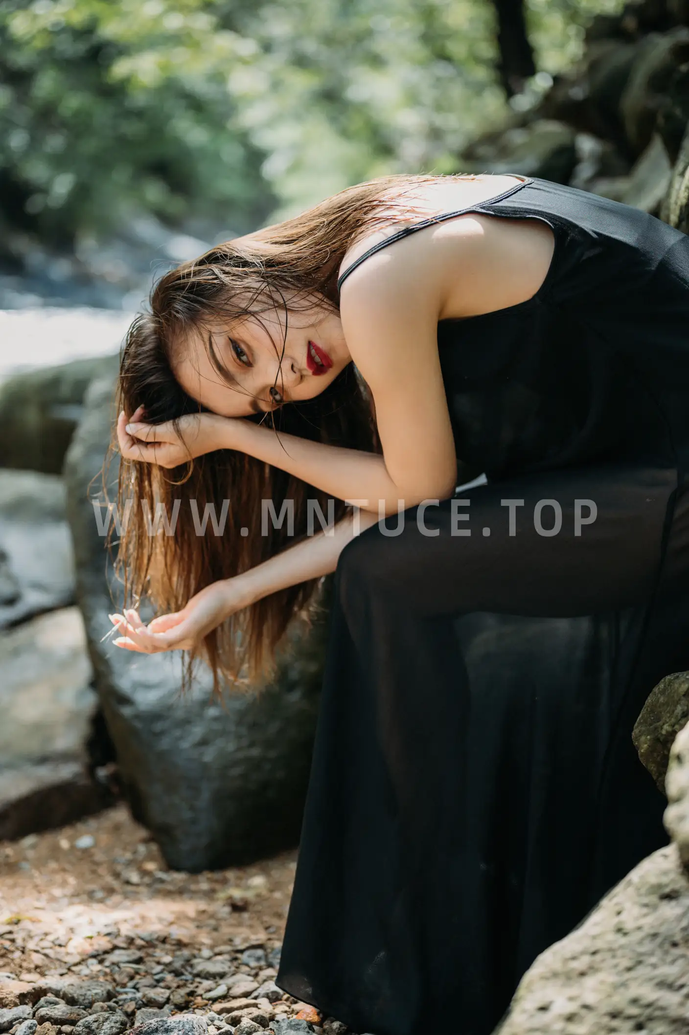 [艺图语] 2022.11.12 Vol.2422 – 夏末 梦珂#[22P]-4